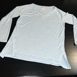 Lou & Grey long sleeve V-neck shirt